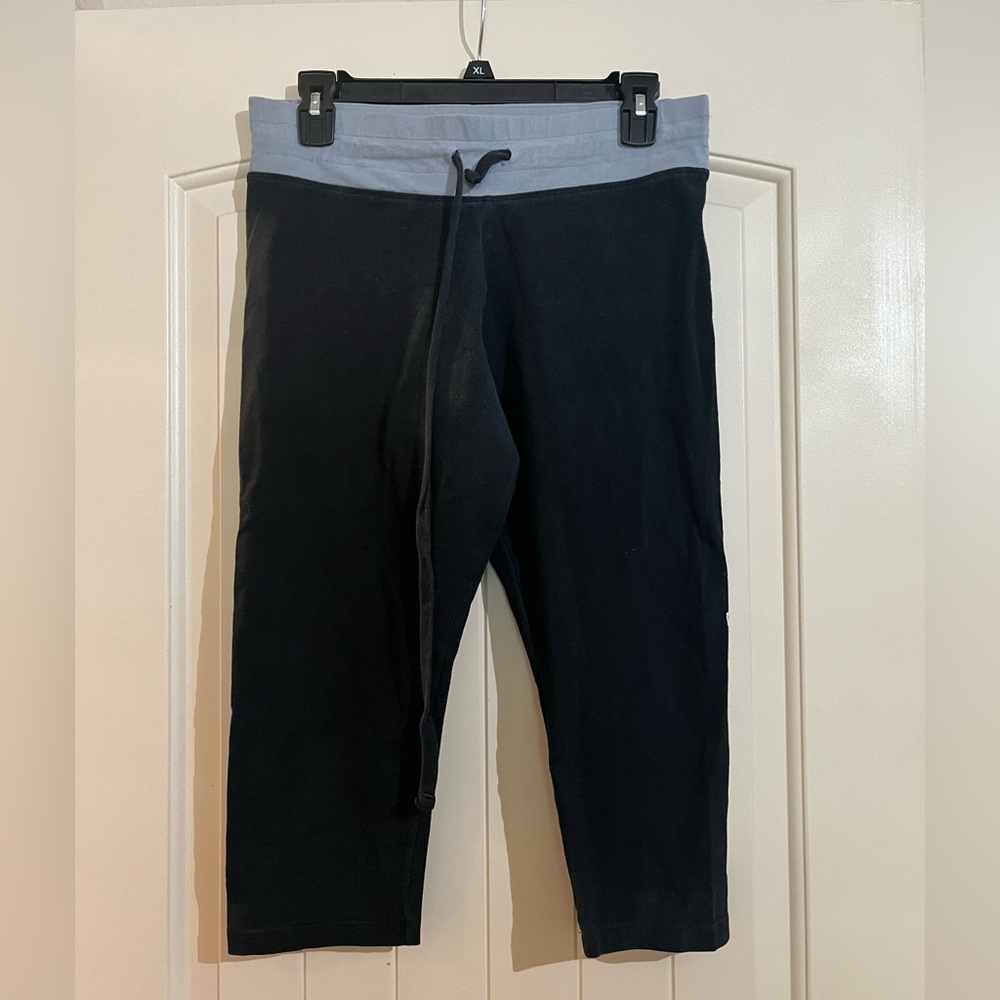 VS Pink Yoga Cropped Leggings